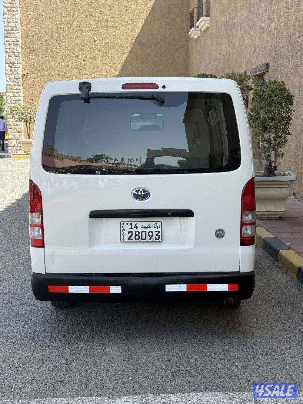 باص مقفل استعمال شخصي ماشي ١٩٠ الف شرط الفحص3