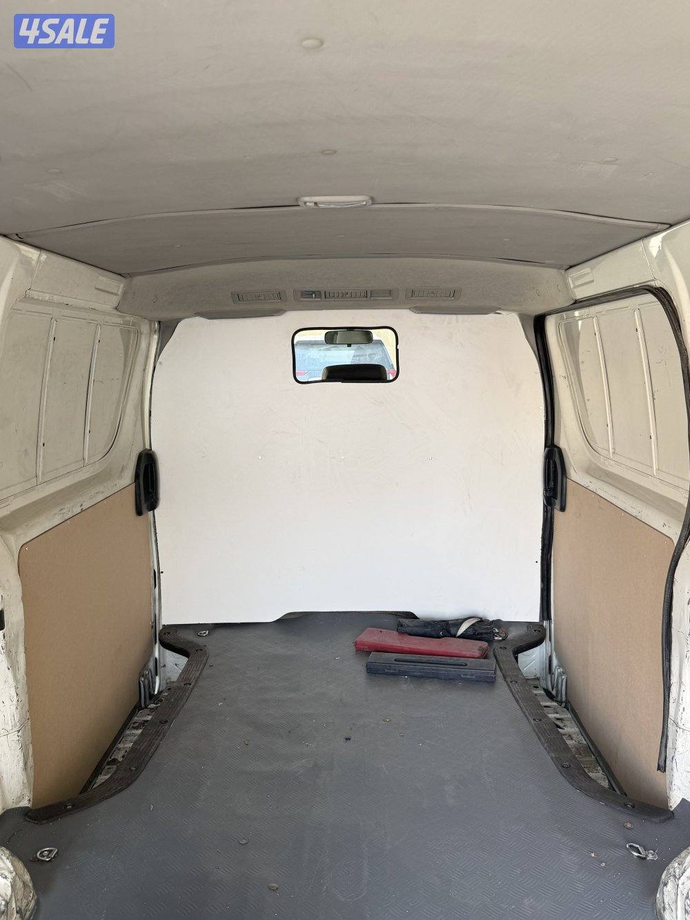 باص مقفل استعمال شخصي ماشي ١٩٠ الف شرط الفحص4