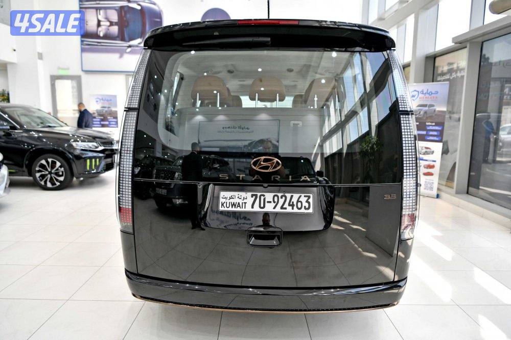 هيونداي ستاريا3