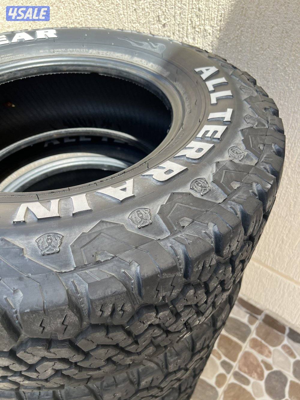 تواير مقاس 17-70-285 حجري مستعمل مافيهم رقعه نهائي نظاف .0