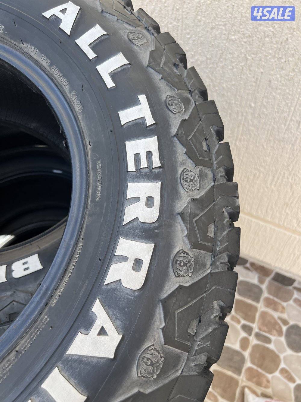 تواير مقاس 17-70-285 حجري مستعمل مافيهم رقعه نهائي نظاف .1