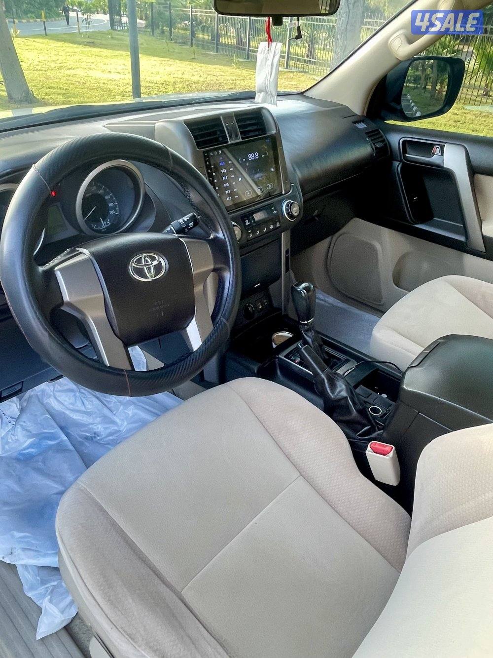 تويوتا برادو 2012 بحالة ممتازة وسيرفس الوكالة10