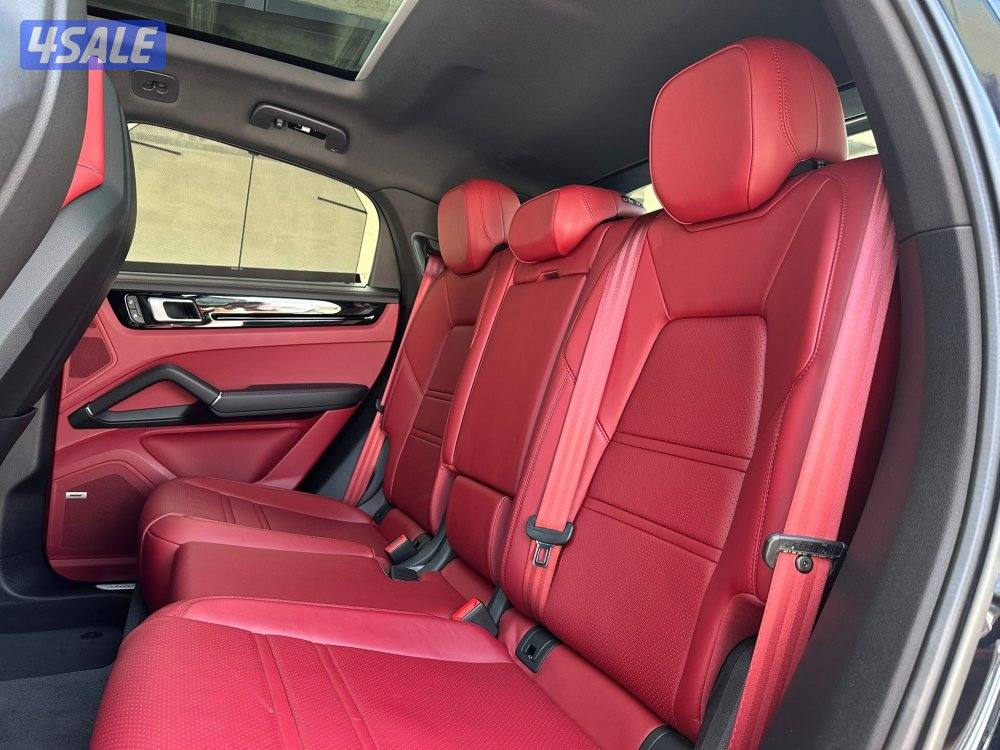 بورشه كايينCOUPE موديل2022 عداد37الف وارد بهبهاني سيرفس منتظم8