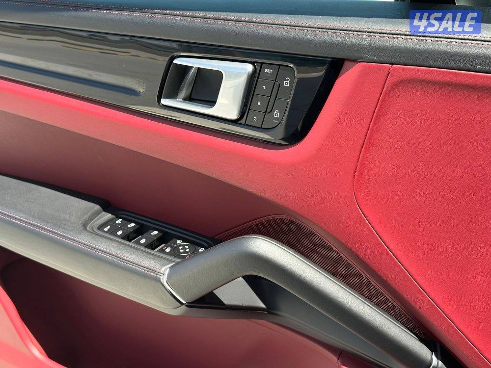 بورشه كايينCOUPE موديل2022 عداد37الف وارد بهبهاني سيرفس منتظم10