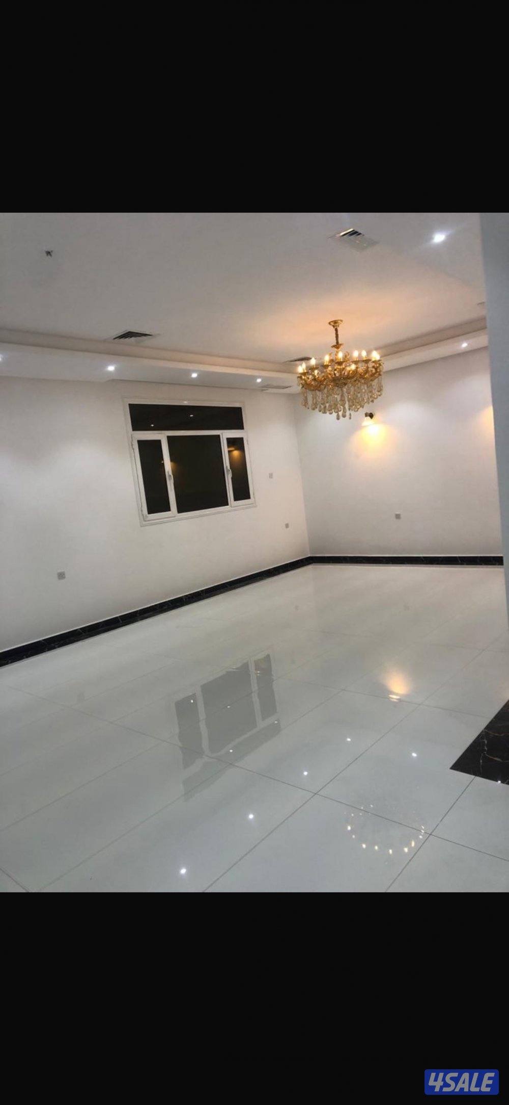 للايجار شقة 3 غرف منها غرفة ماستر وصالة ومطبخ وغرفة خاد مة وحمامها0