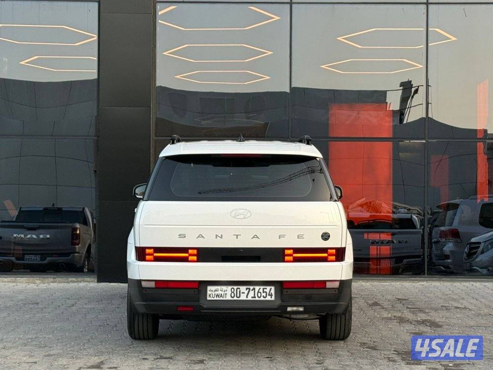 HYUNDAI SANTAFE _ 2024 عداد 17 الف فقط5
