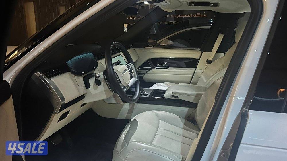 رنج روفر كامل المواصفات موديل 2025 ماشي ٣٣٠٠٠ شرط الفحص للجادين1