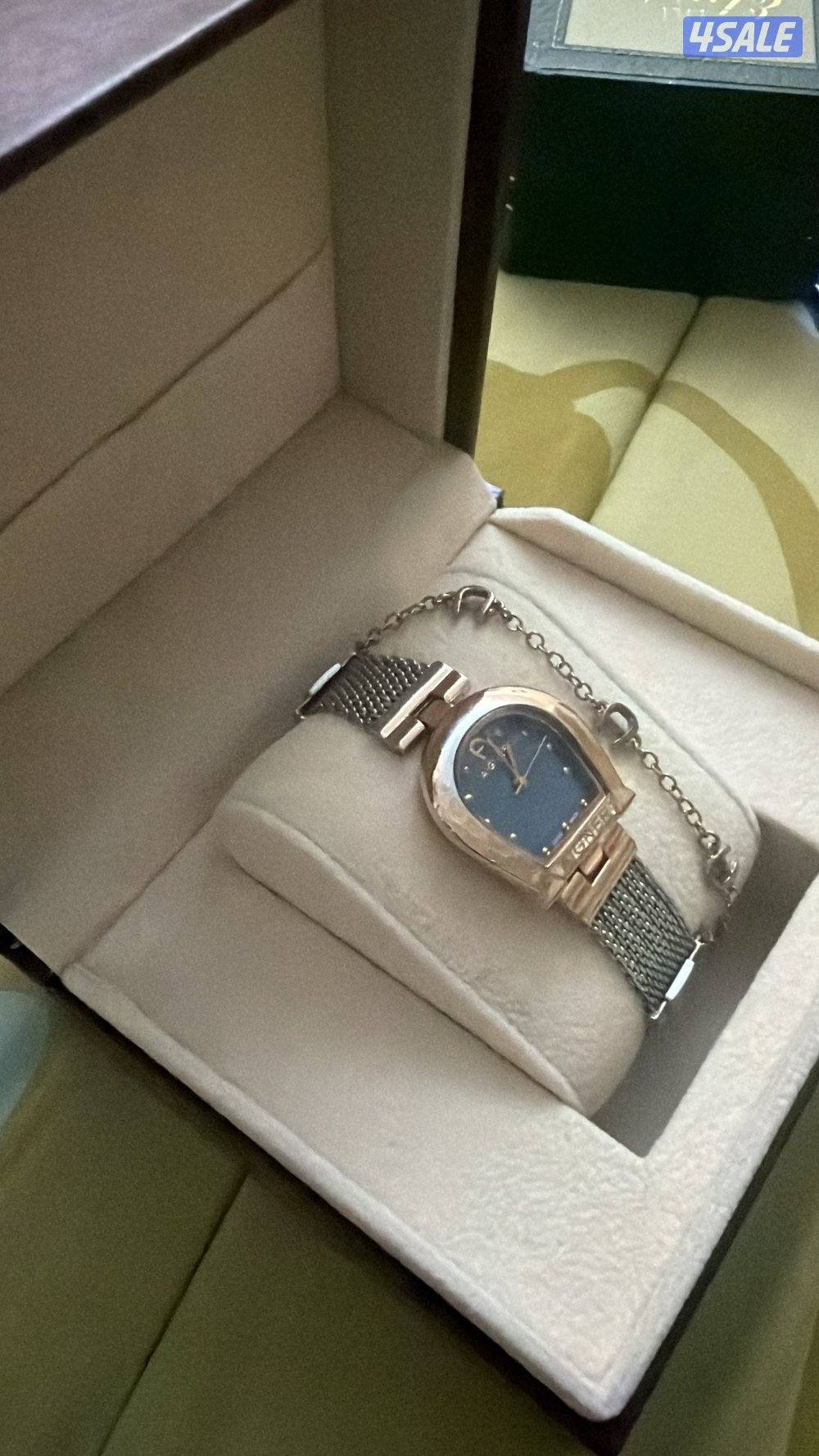 ساعة نسائية0