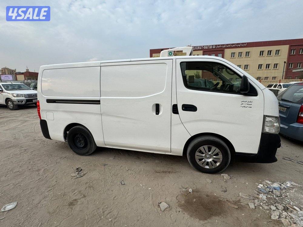 للبيع نيسان أورفان مقفل ثلاجه موديل 2021 ممشي 2582