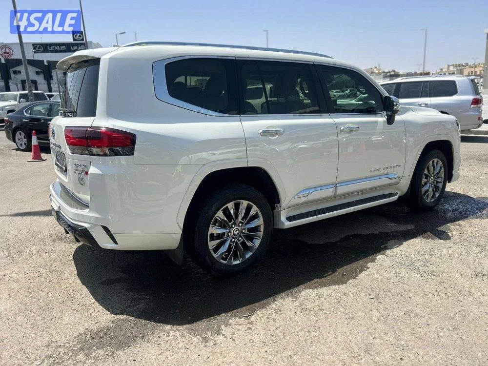 تويوتا لاند كروزر GX.R AEROs  twin turbo.V6 موديل 2024 ماشى 28.000 k.m2