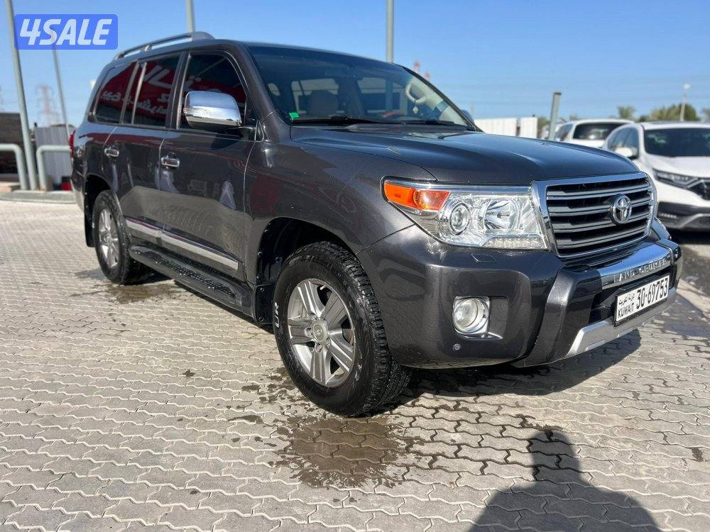 تويوتا لاند كروزر V8-GX.R موديل 2015 ماشى 331.000 k.m  وارد الساير.1