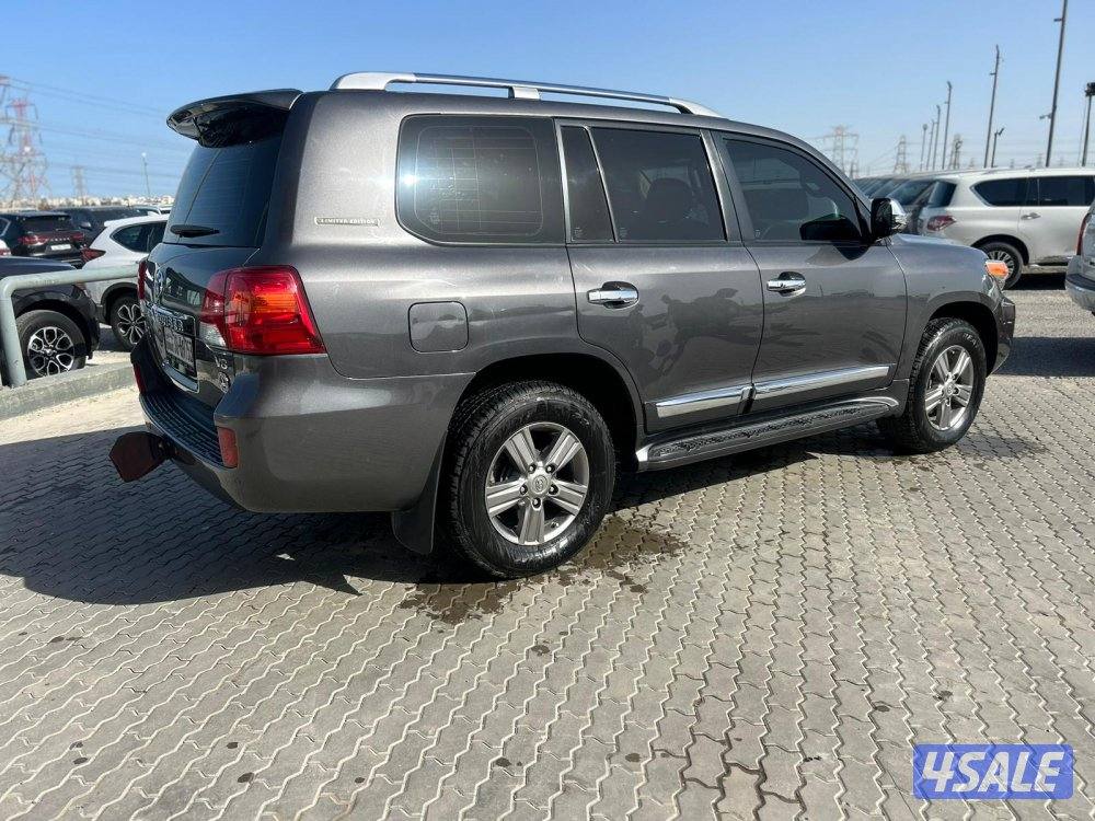 تويوتا لاند كروزر V8-GX.R موديل 2015 ماشى 331.000 k.m  وارد الساير.3