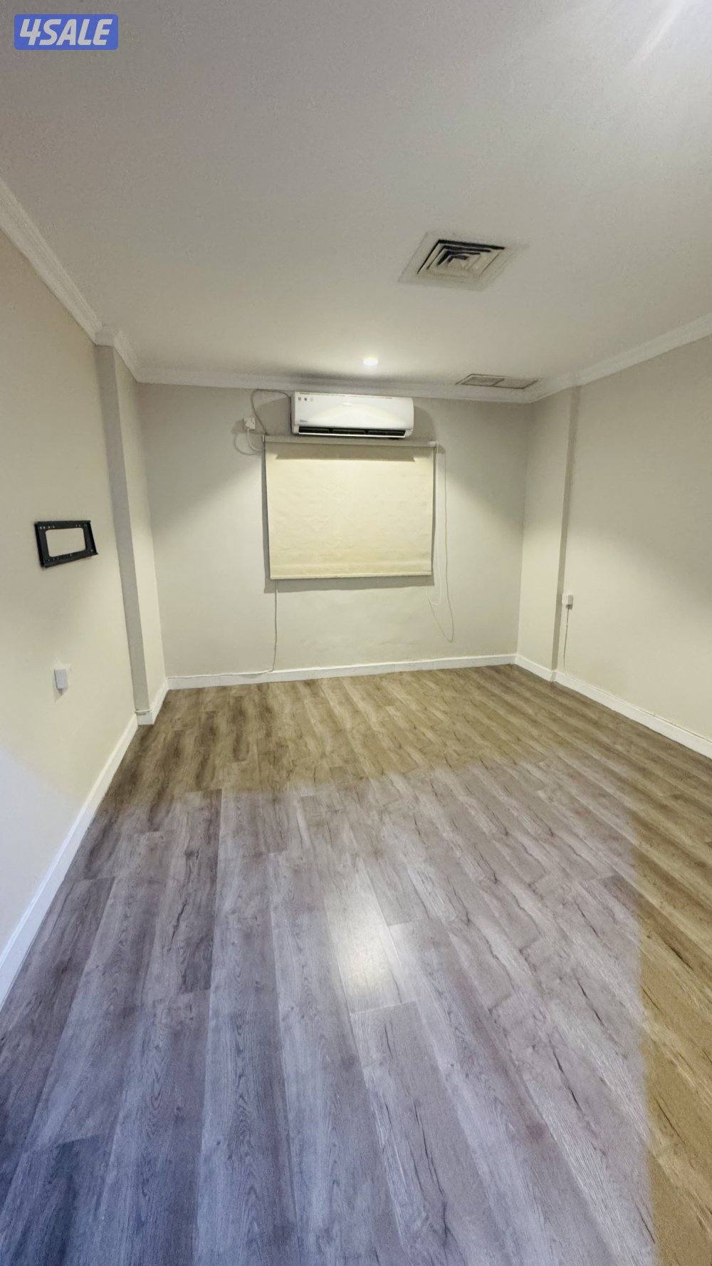 شقه في حولي غرفة وصالة وحمام ومطبخ مساحات كبيرة5