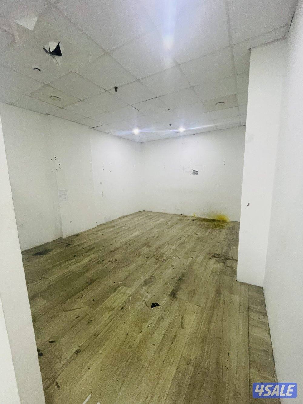 مكاتب ومحلات للإيجار فى شرق6