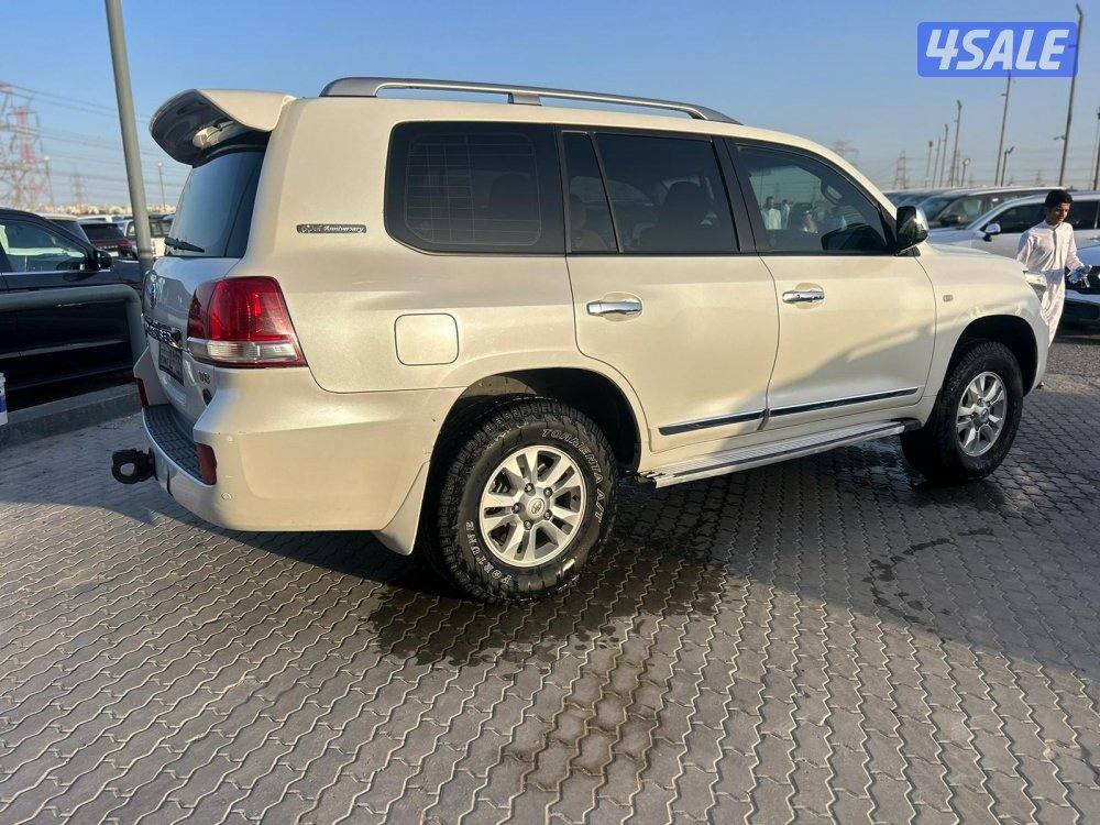 تويوتا لاند كروزر V8-GX.R موديل 2011 ماشى 482.000 k.m وارد الساير .2