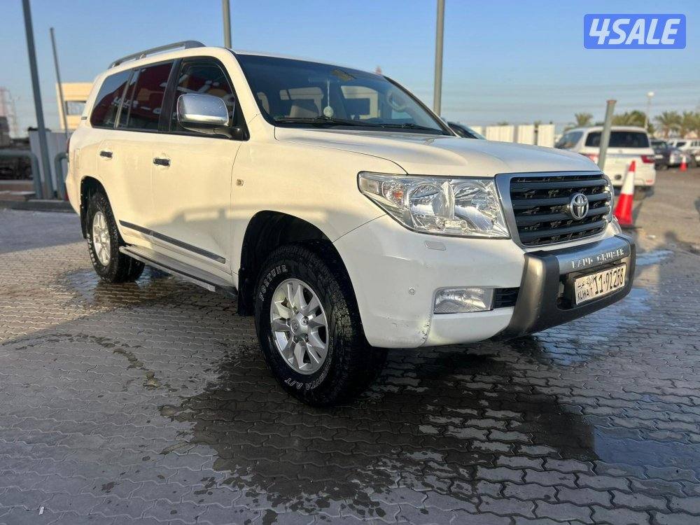 تويوتا لاند كروزر V8-GX.R موديل 2011 ماشى 482.000 k.m وارد الساير .1