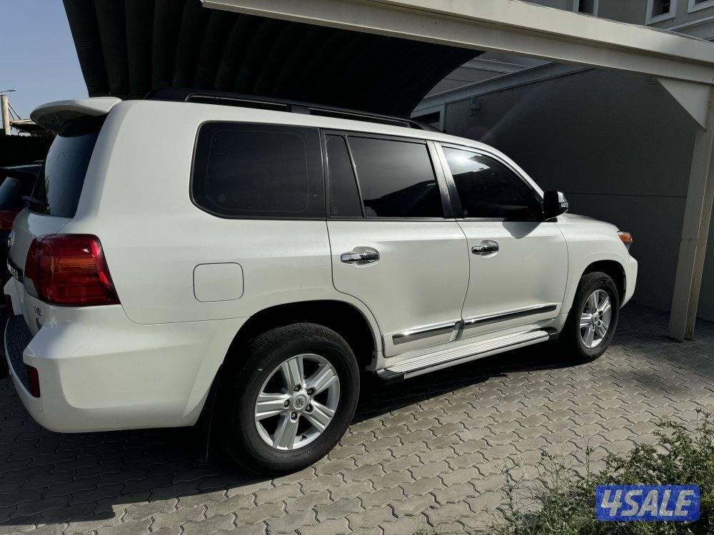 لاندكروزر V6 20151