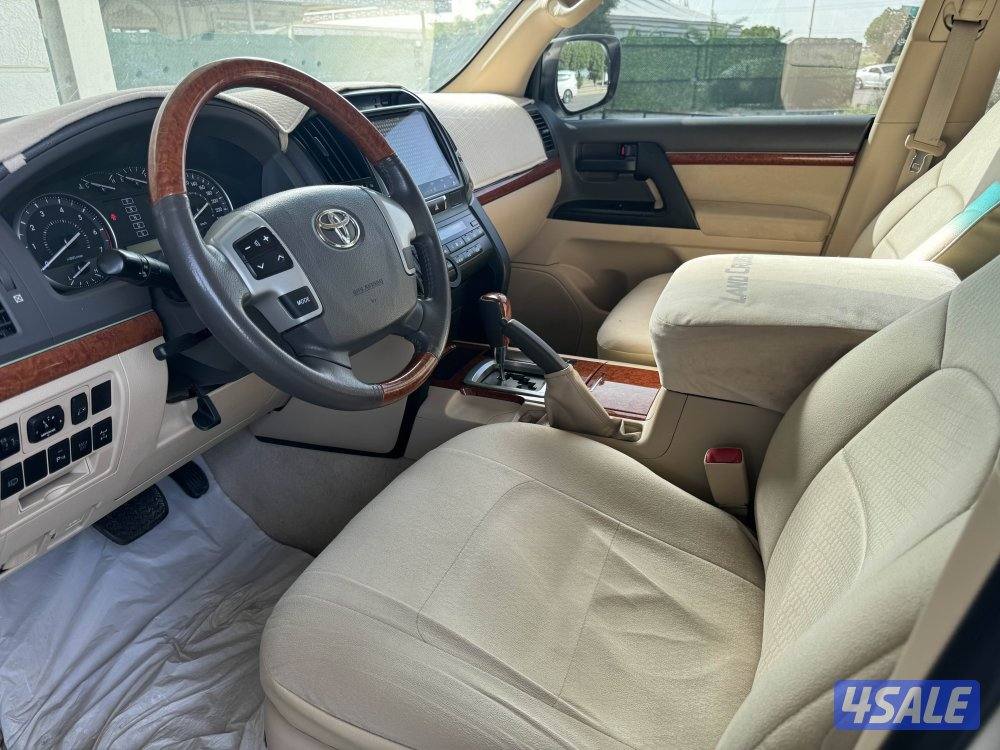 لاندكروزر V6 20154