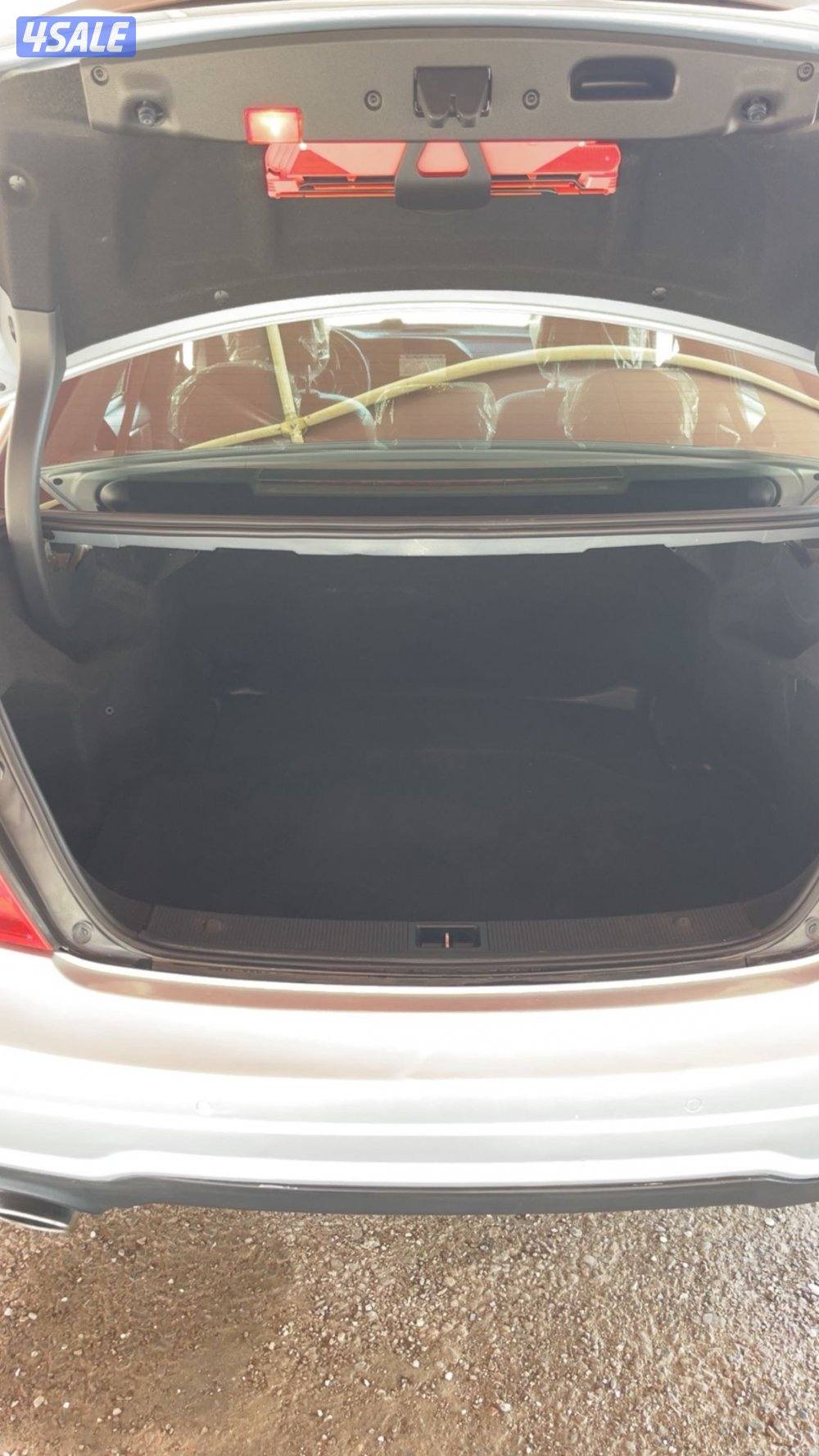 للبيع مرسيدس c200 موديل 2014 amg فحص قير مكينه شاصي لون سيلفر داخل تان3