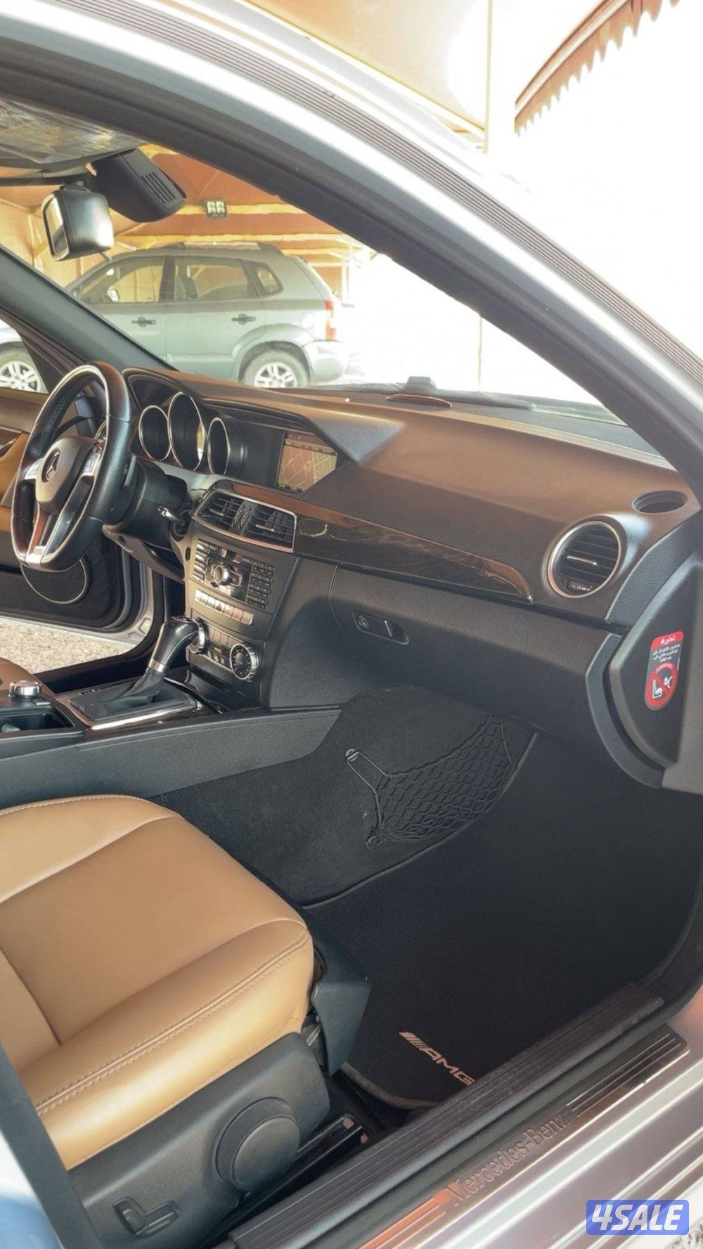 للبيع مرسيدس c200 موديل 2014 amg فحص قير مكينه شاصي لون سيلفر داخل تان6
