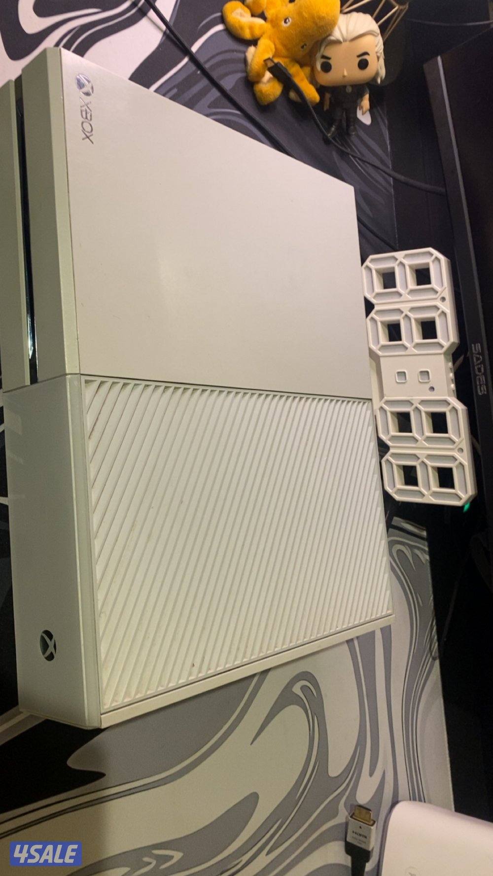 للبيع جهاز امس بوكس مع كل اغراضه شغال مو محتاج ولا شي1