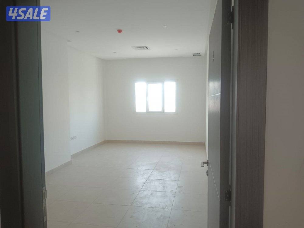 دور تجاري كامل للايجار مساحه 320 متر1