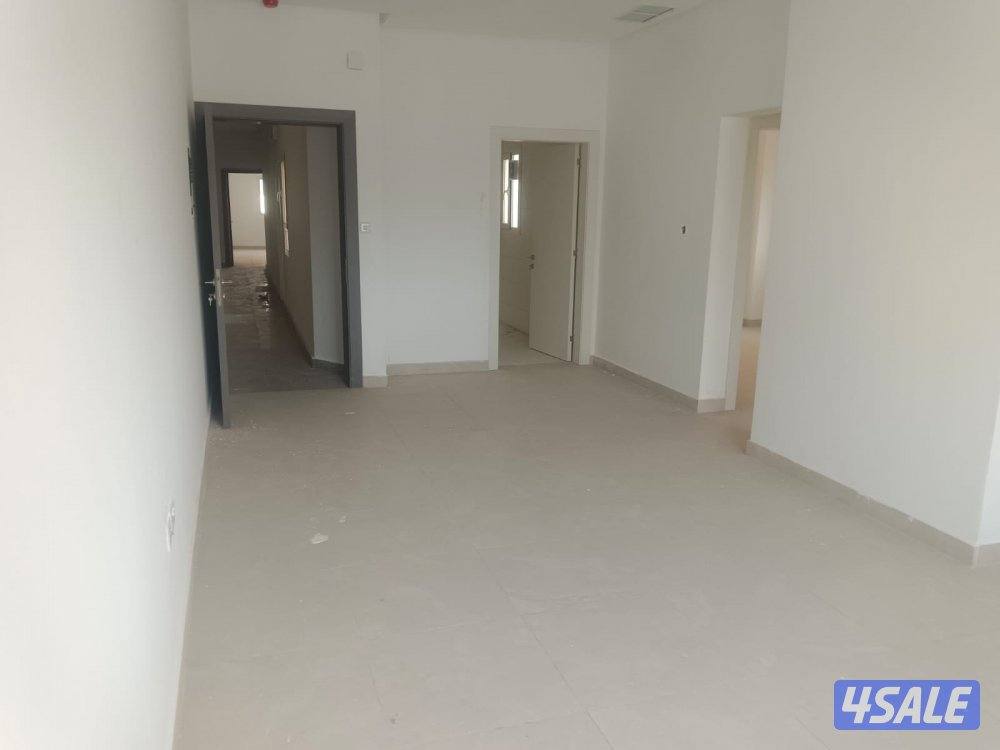 دور تجاري كامل للايجار مساحه 320 متر11