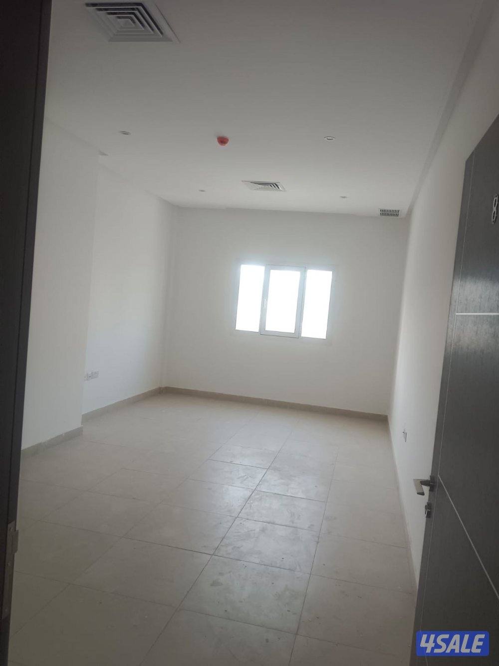 دور تجاري كامل للايجار مساحه 320 متر12