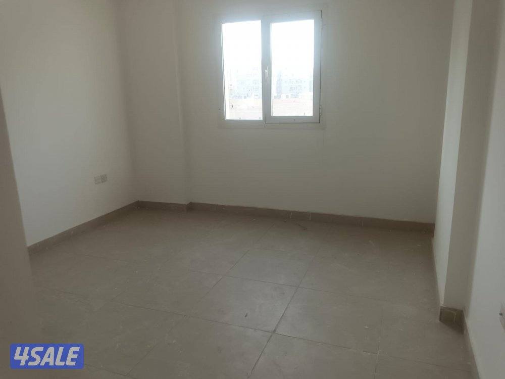 دور تجاري كامل للايجار مساحه 320 متر13