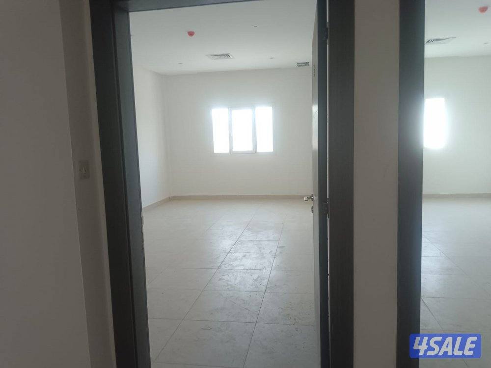 دور تجاري كامل للايجار مساحه 320 متر14