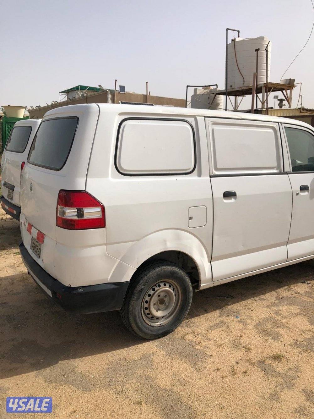 للبيع 3 باصات1