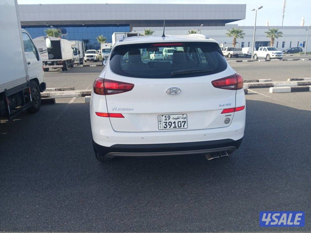 سيارة هيونداي توسان موديل 2021 صبغ وكاله عداد 123الف شرط الفحص3