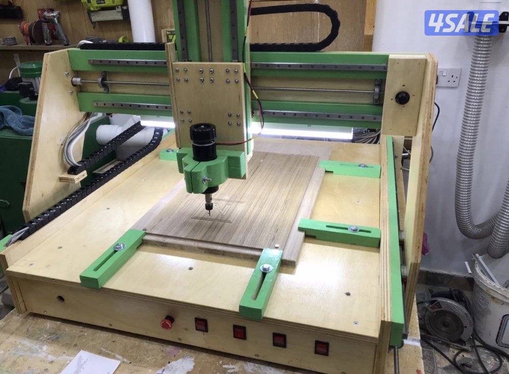 للبيع مكينه cnc لقطع الاخشاب والبلاستك والرسم5