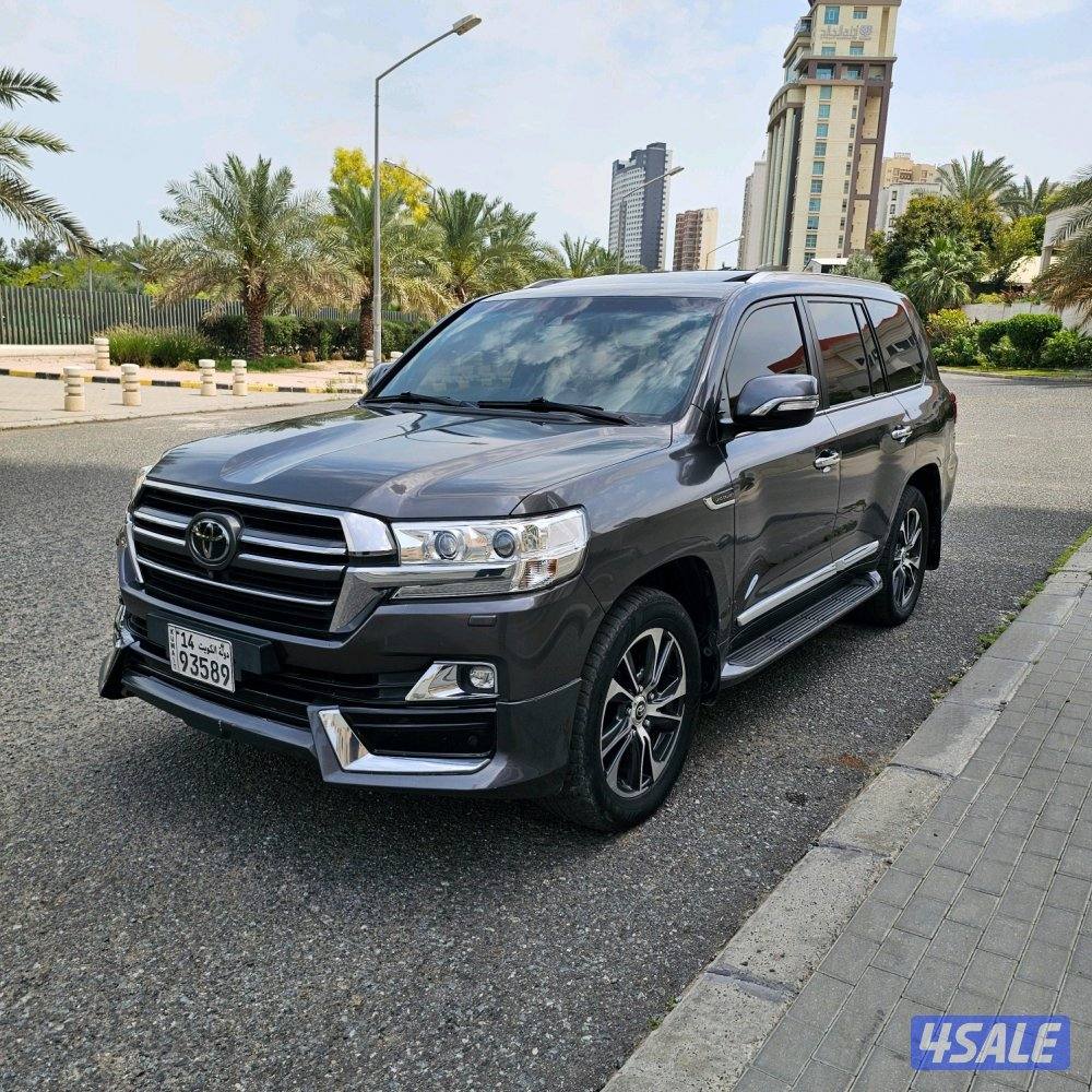 Toyota Land Cruiser VXR 2016 صبغ الوكالة0