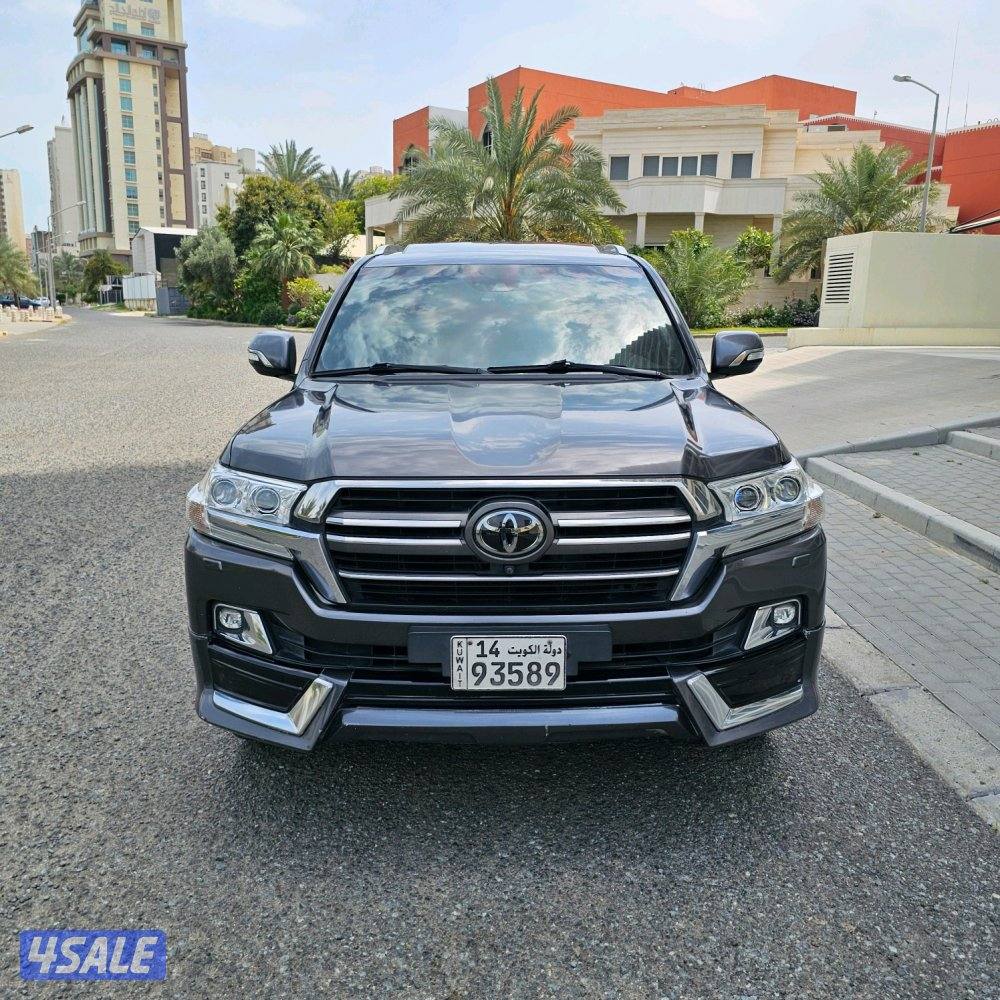 Toyota Land Cruiser VXR 2016 صبغ الوكالة1