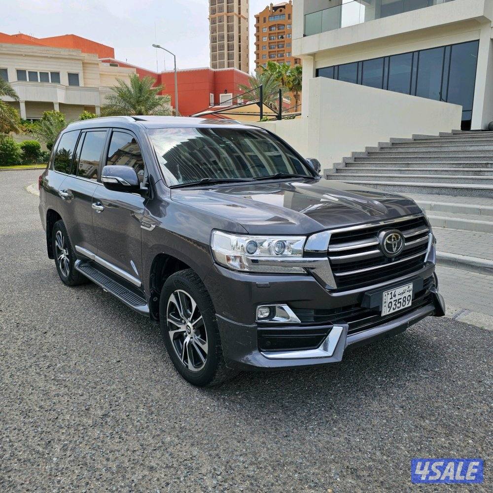 Toyota Land Cruiser VXR 2016 صبغ الوكالة2