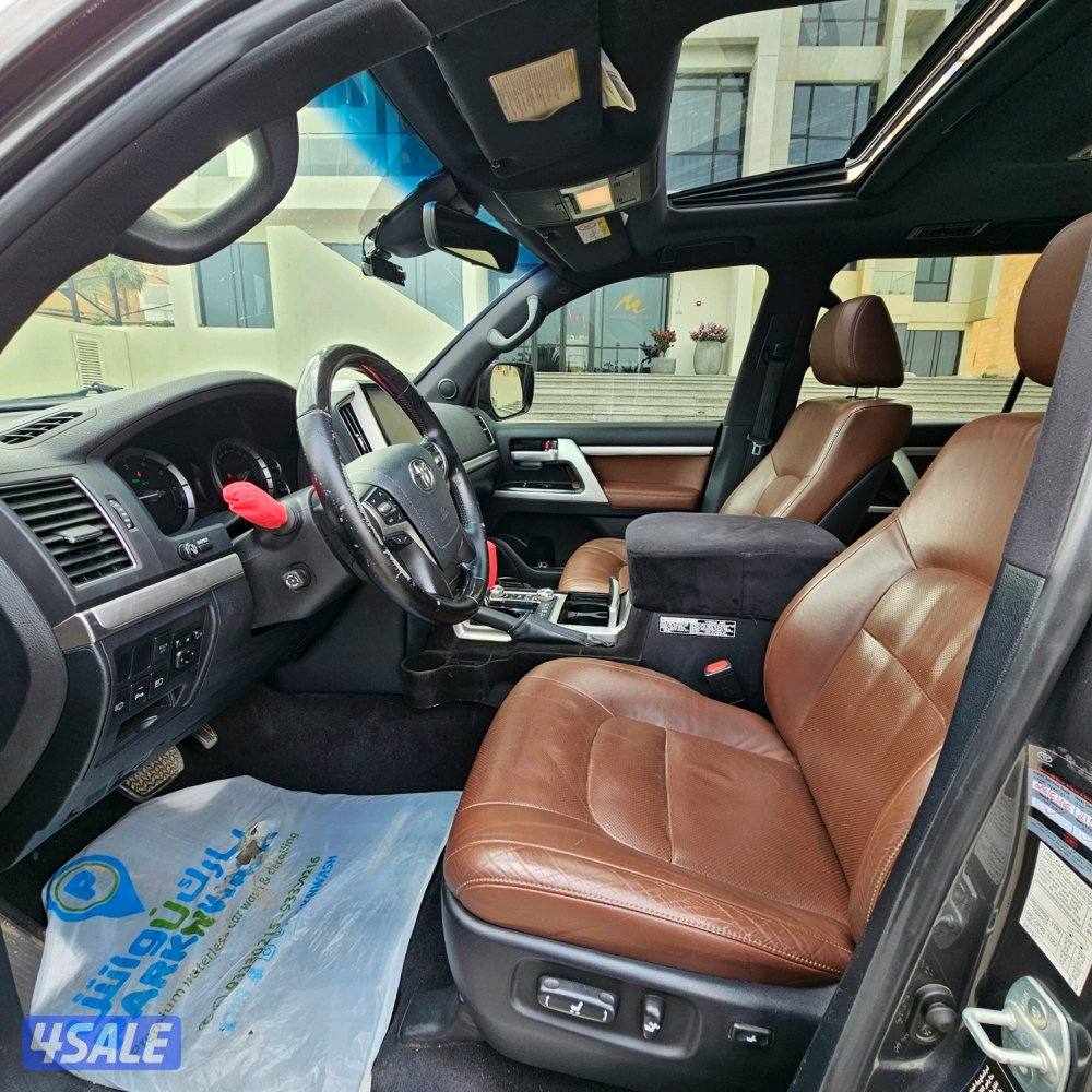 Toyota Land Cruiser VXR 2016 صبغ الوكالة7