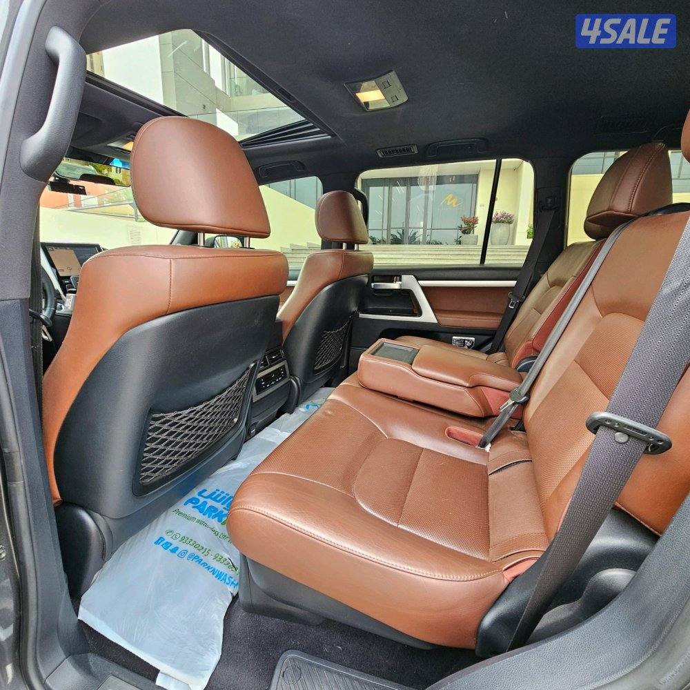 Toyota Land Cruiser VXR 2016 صبغ الوكالة8