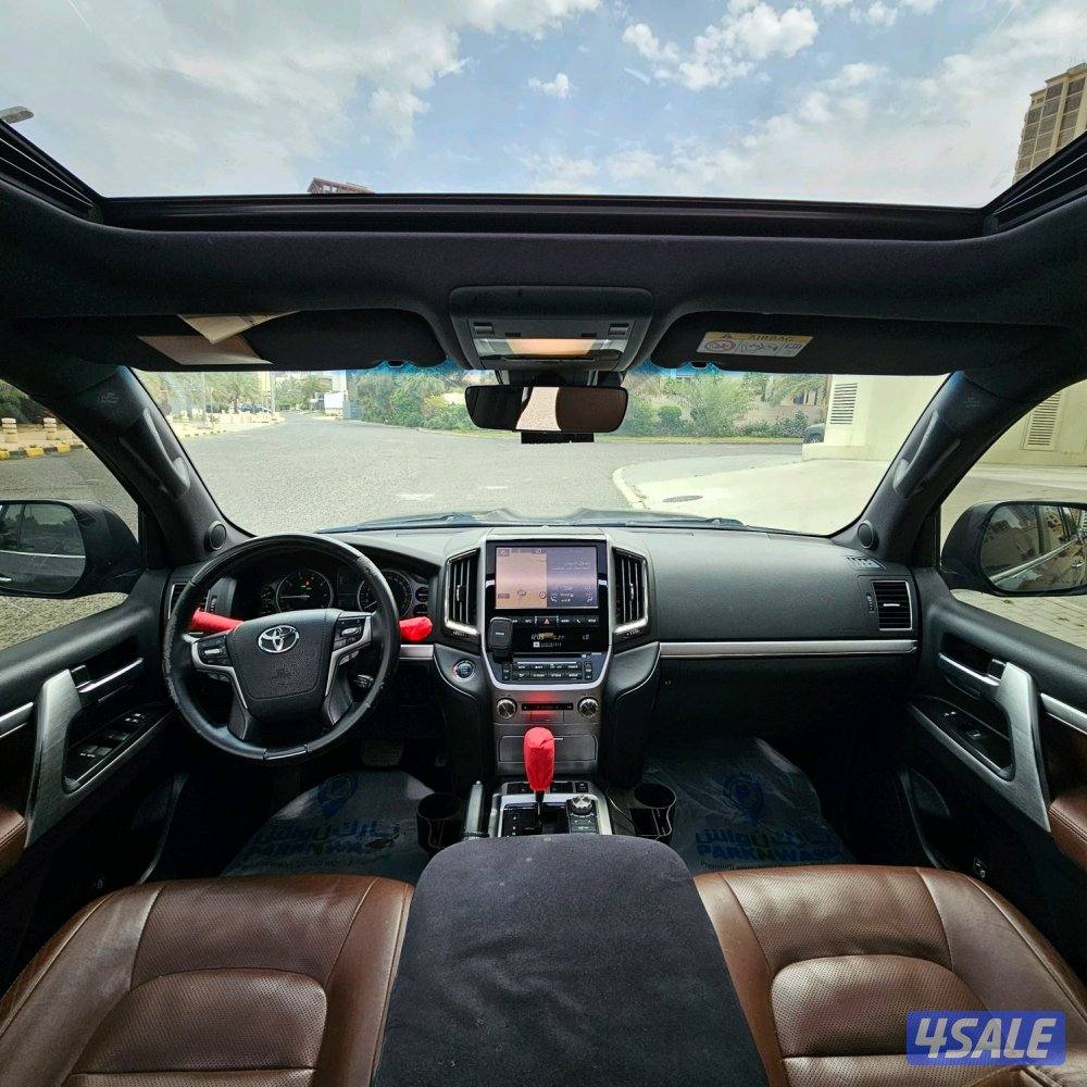 Toyota Land Cruiser VXR 2016 صبغ الوكالة9