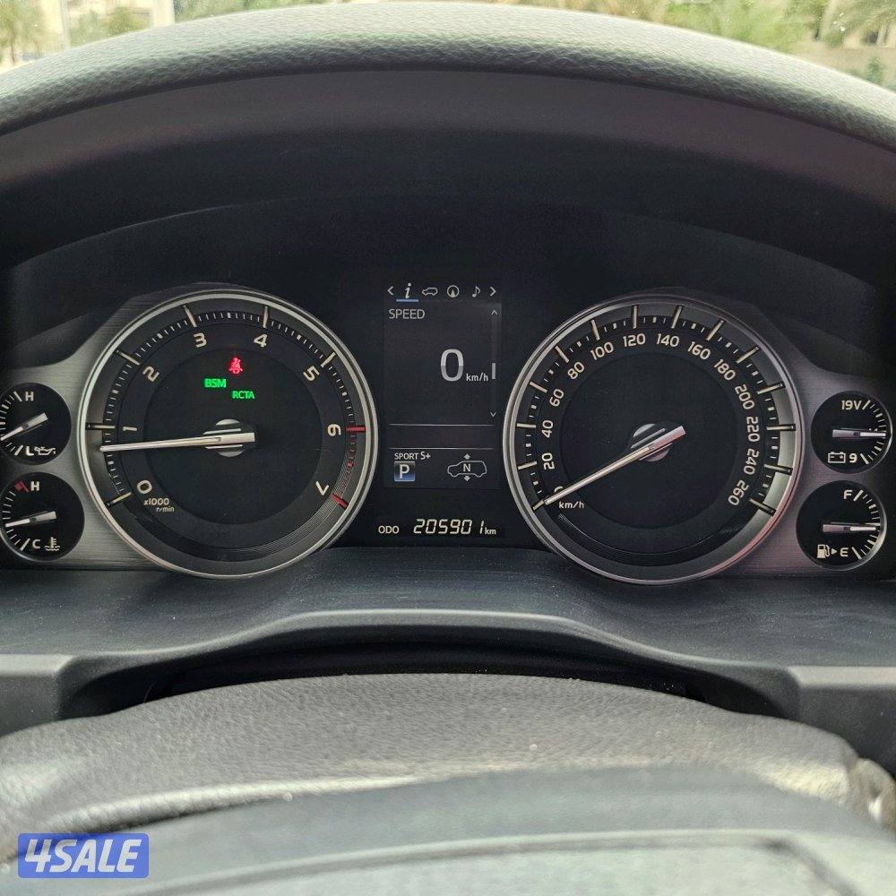 Toyota Land Cruiser VXR 2016 صبغ الوكالة10