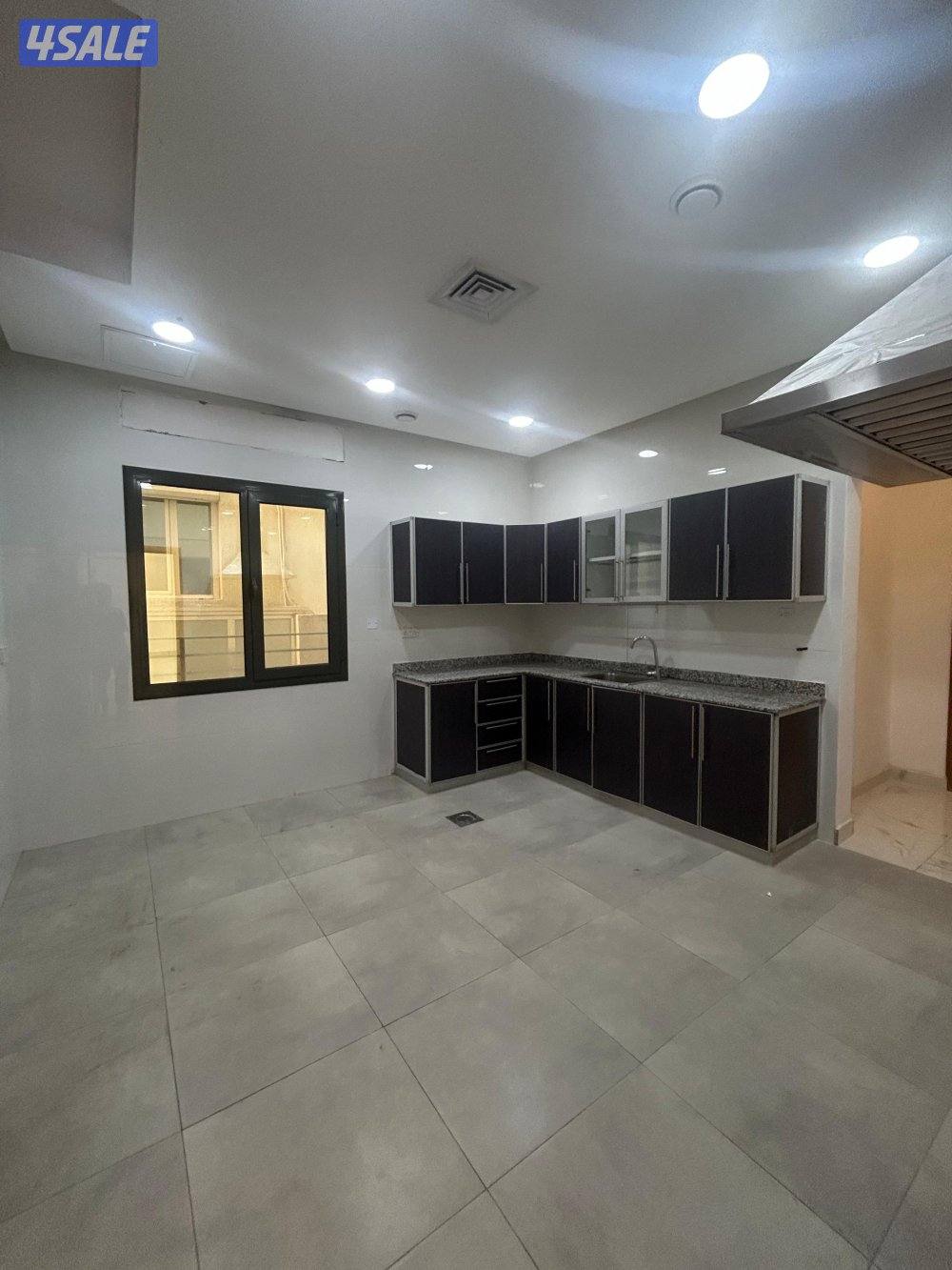 دور كامل للإيجار في الفنيطيس - تشطيب سوبر مع 5  بلكونات2