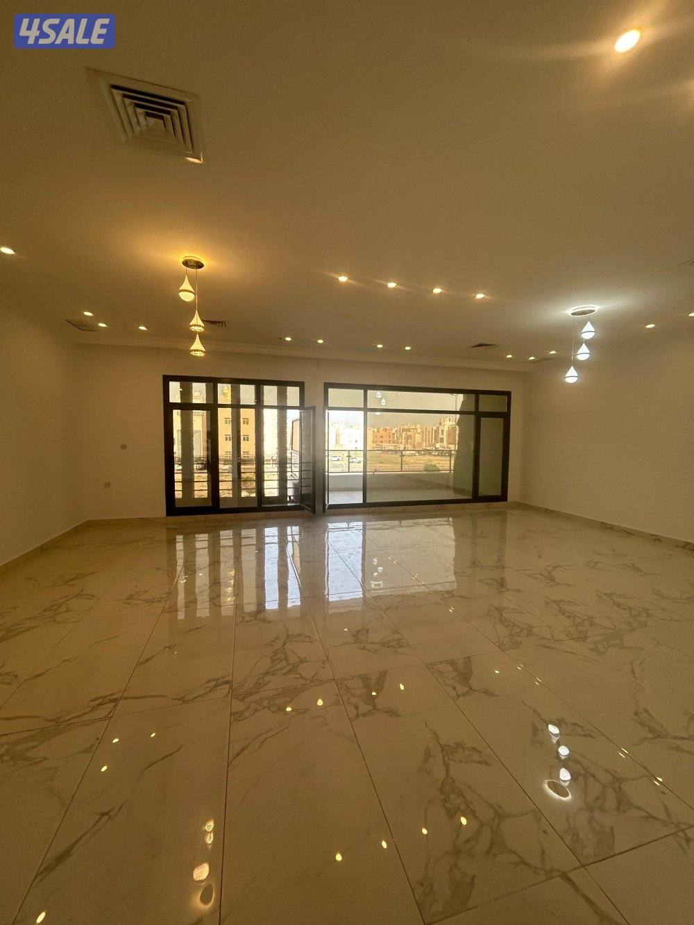 دور كامل للإيجار في الفنيطيس - تشطيب سوبر مع 5  بلكونات4