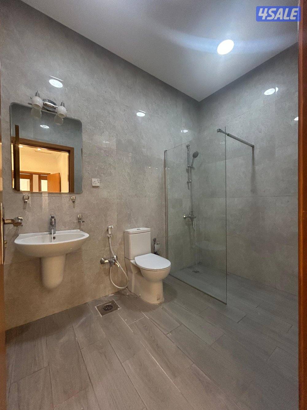 دور كامل للإيجار في الفنيطيس - تشطيب سوبر مع 5  بلكونات11