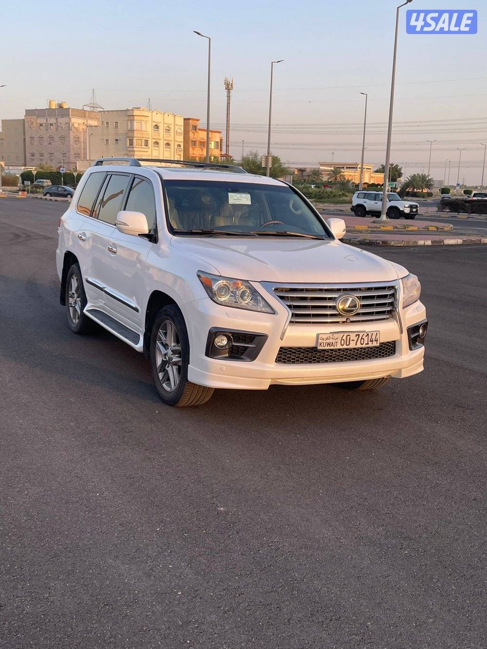 جيب لكزس LX5701