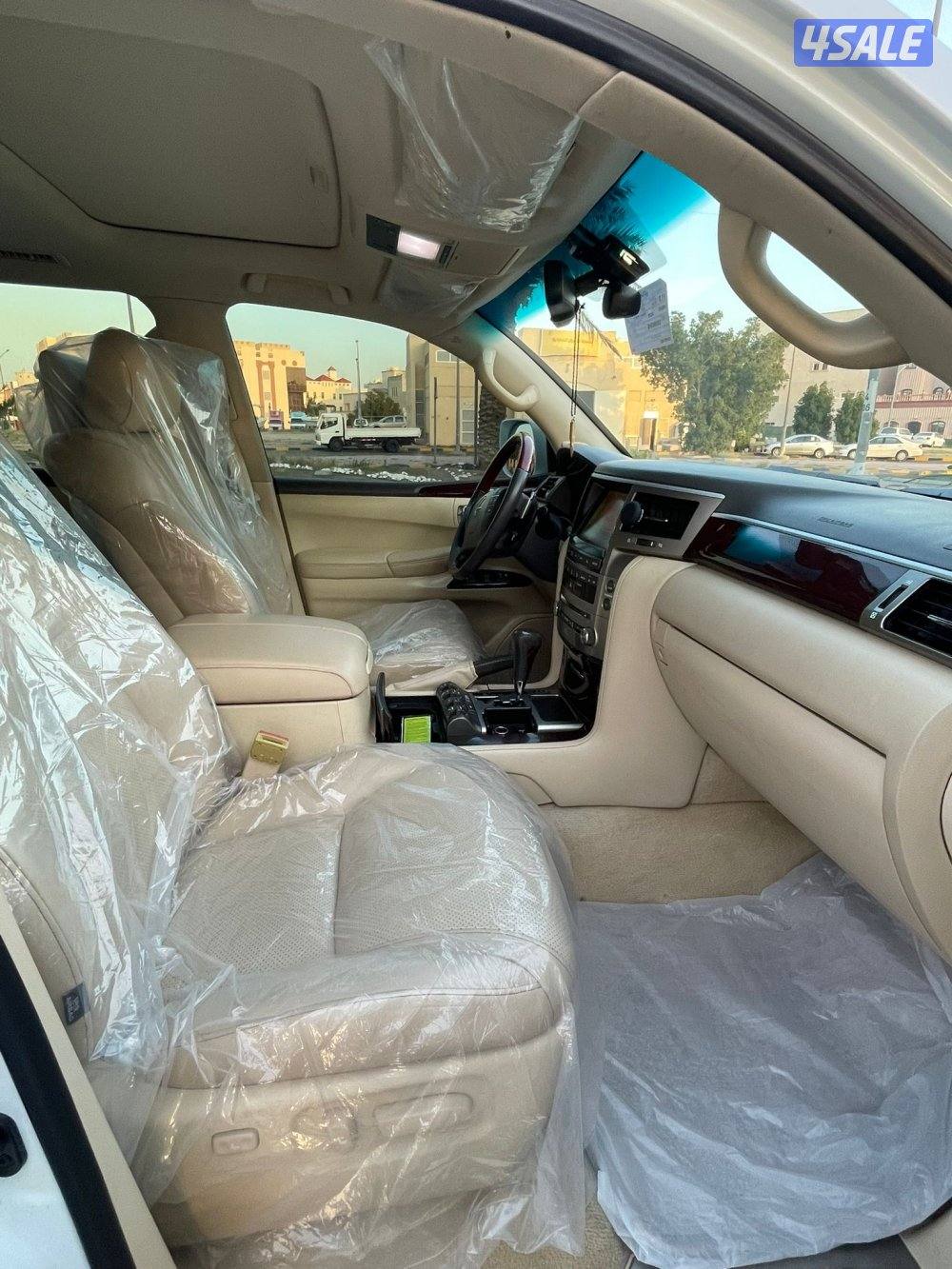 جيب لكزس LX5704