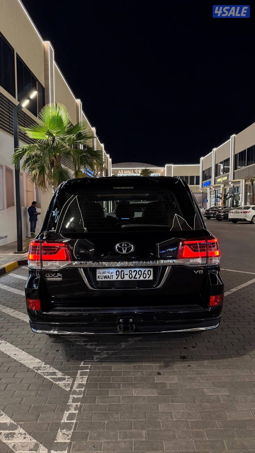 للبيع لاند كروزر موديل 2019 شرط الفحص بالكامل الموتر صبغ الوكاله1