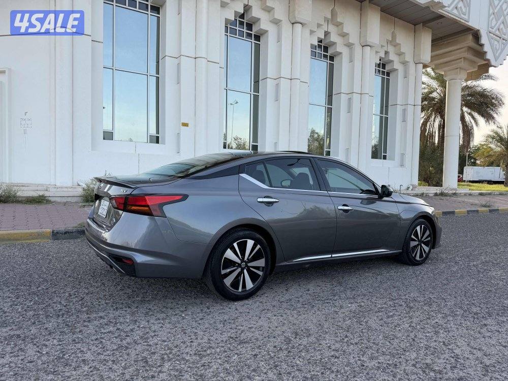 للبيع نيسان ال تيمة في حالة ممتازة كامل مواصفات3