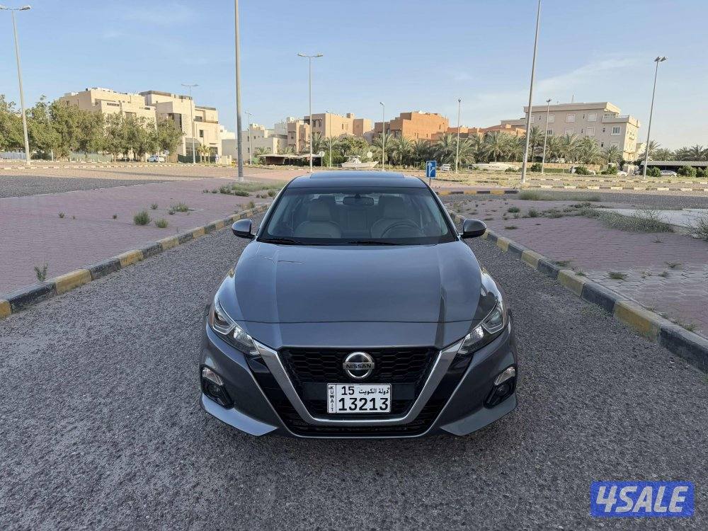 للبيع نيسان ال تيمة في حالة ممتازة كامل مواصفات6