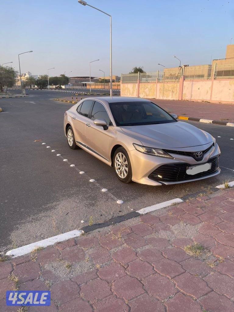كامري 2018 كامل المواصفات عدا الفتحه شرط الفحص جير مكينه شاصي0