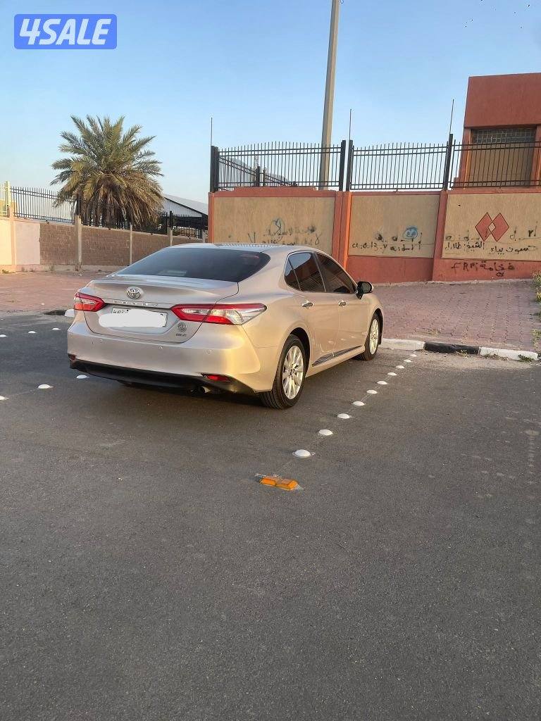 كامري 2018 كامل المواصفات عدا الفتحه شرط الفحص جير مكينه شاصي4